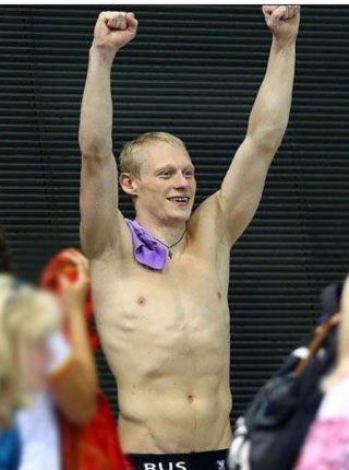 Илья Захаров - бронзовый призёр Чемпионата России по прыжкам в воду. 
