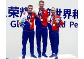 Константин Лоханов победитель Всемирных военных игр в командных соревнованиях по сабле среди мужчин,