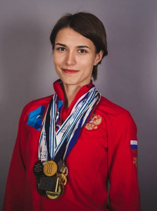 Поздравляем Анну Аксенову!